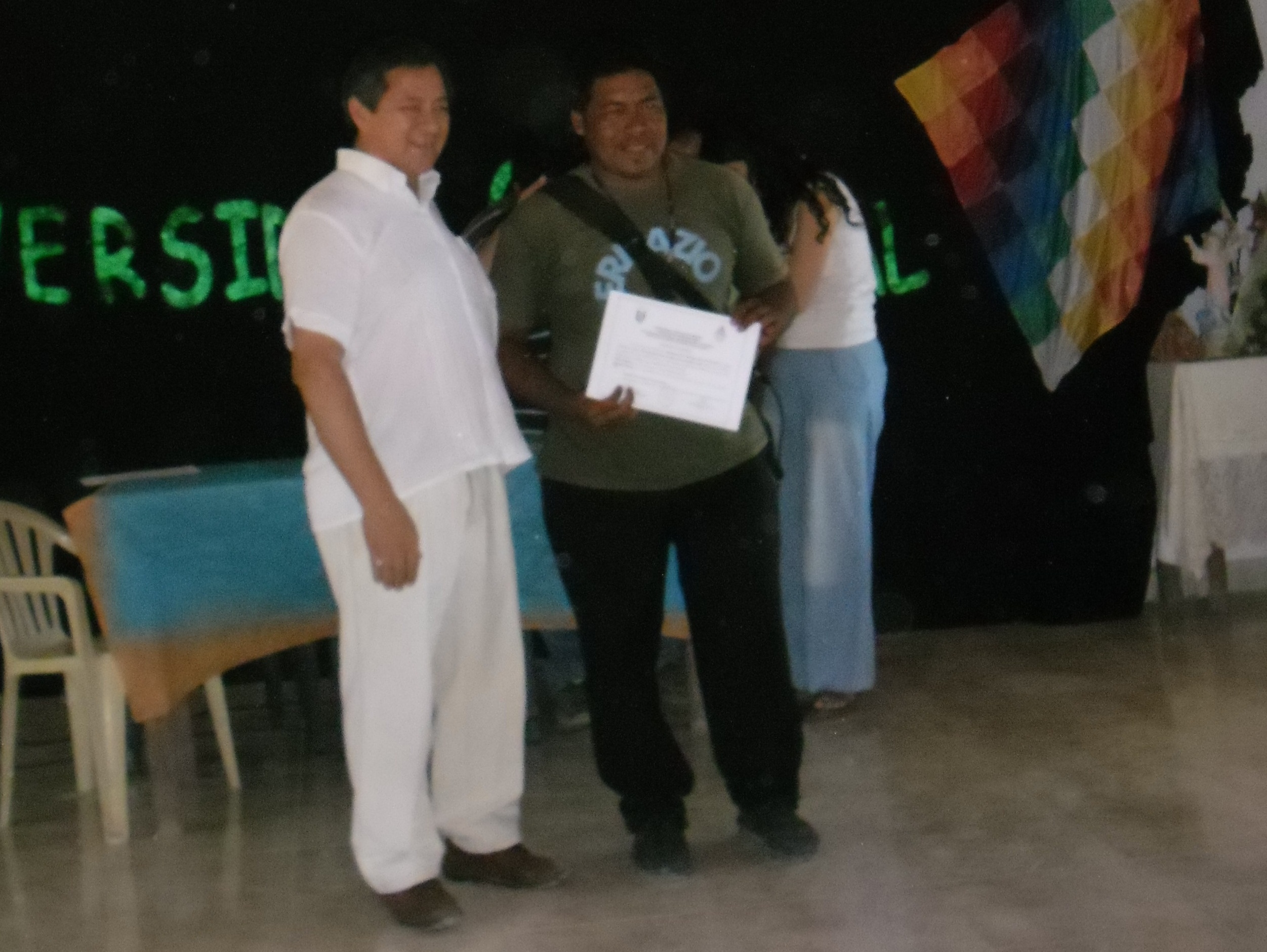 Entrega diplomas 2012. Ing.Martín Romano (Rector UNaF) y Valeriano Oscar Rodríguez